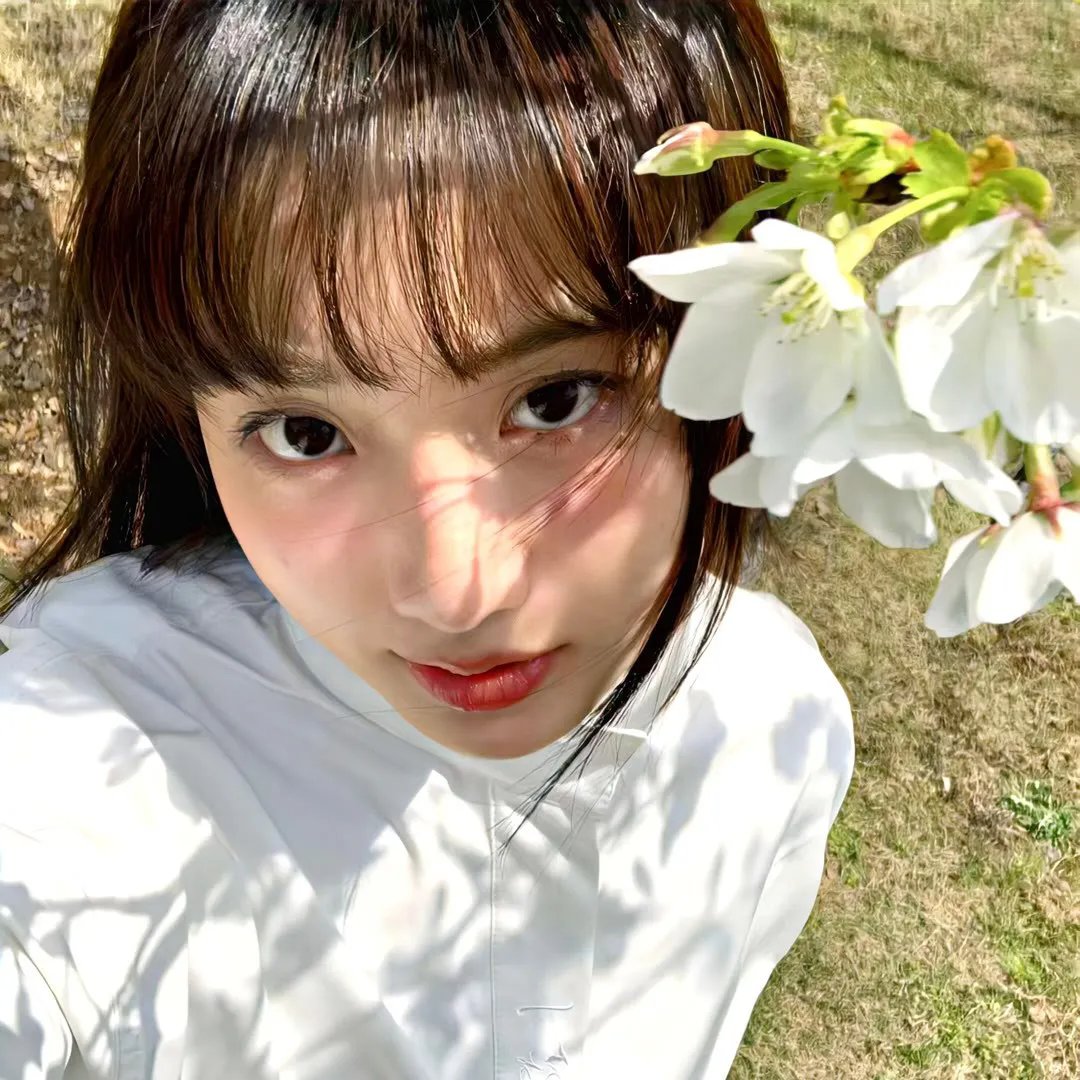 眼神阳光的男孩